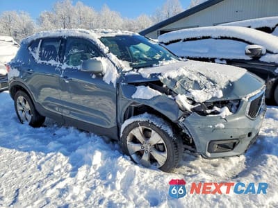 Czwarte zdjęcie samochodu z boku: 2020 VOLVO XC40 T5 MOMENTUM VIN:YV4162UK3L2174421 - miniatura