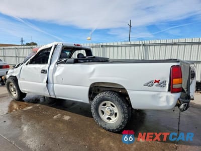 Drugie zdjęcie samochodu z przodu: 2000 CHEVROLET SILVERADO K1500 VIN:1GCEK14T3YE168563 - miniatura