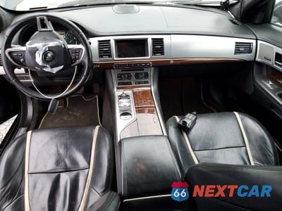 Zdjęcie 8 z 13 samochodu: 2015 JAGUAR XF 3.0 SPORT VIN:SAJWA0F76F8U64563 - miniatura