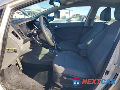 Zdjęcie 7 z 12 samochodu: 2018 KIA FORTE LX VIN:3KPFK4A71JE197504 - miniatura