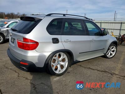Trzecie zdjęcie samochodu z tyłu: 2009 BMW X5 XDRIVE48I VIN:5UXFE83599L309932 - miniatura