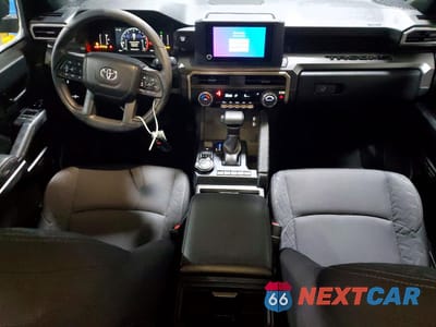 Zdjęcie 8 z 14 samochodu: 2025 TOYOTA TACOMA SR5 VIN:3TMLB5JN1SM190180 - miniatura