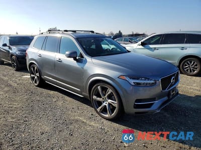 Czwarte zdjęcie samochodu z boku: 2016 VOLVO XC90 T8 VIN:YV4BC0PK7G1089378 - miniatura