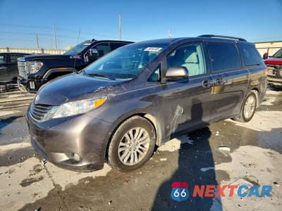 2013 TOYOTA SIENNA 4X4 5TDYK3DC6DS352523 - główne zdjęcie licytacji z USA - miniatura