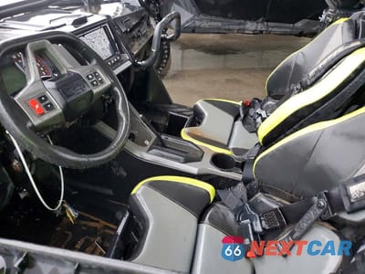 Piąte zdjęcie samochodu w środku: 2024 POLARIS RZR PRO R 4 ULTIMATE VIN:3NSRMD2K9RG332463 - miniatura