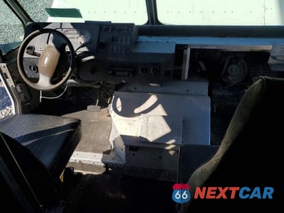 Zdjęcie 8 z 13 samochodu: 2016 FORD ECONOLINE E350 SUPER DUTY STRIPPED CHASSIS VIN:1FC3E3KS7GDC55357 - miniatura