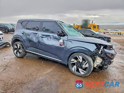 Czwarte zdjęcie samochodu z boku: 2024 KIA SOUL GT LINE VIN:KNDJ53AU2R7920273 - miniatura