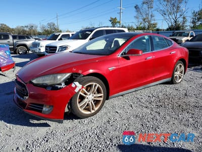2014 TESLA MODEL S 5YJSA1S16EFP50626 - główne zdjęcie licytacji z USA - miniatura
