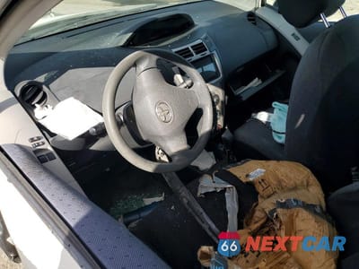 Zdjęcie 8 z 12 samochodu: 2010 TOYOTA YARIS VIN:JTDJT4K39A5316298 - miniatura