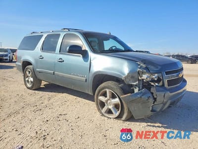 Czwarte zdjęcie samochodu z boku: 2008 CHEVROLET SUBURBAN K1500 LS VIN:3GNFK16318G209189 - miniatura