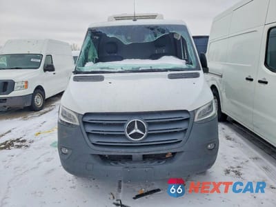 Piąte zdjęcie samochodu w środku: 2023 MERCEDES BENZ SPRINTER 2500 DELIVERY VAN VIN:W1Y4NBHY4PT150870 - miniatura