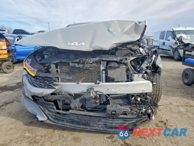 Piąte zdjęcie samochodu w środku: 2023 KIA K5 GT LINE VIN:5XXG64J28PG174279 - miniatura