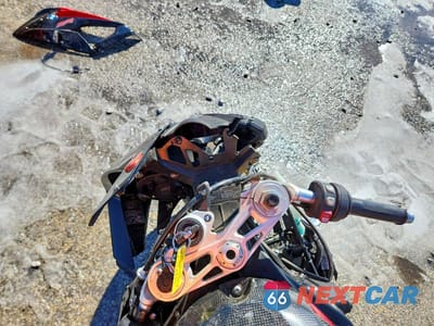 Zdjęcie 7 z 10 samochodu: 2016 BMW S 1000 RR VIN:WB10D2107GZ354132 - miniatura