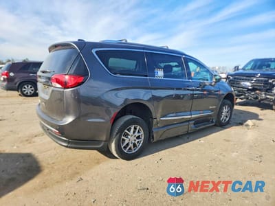 Trzecie zdjęcie samochodu z tyłu: 2020 CHRYSLER PACIFICA TOURING L VIN:2C4RC1BG0LR104948 - miniatura