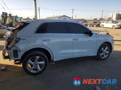 Trzecie zdjęcie samochodu z tyłu: 2020 AUDI Q3 PREMIUM VIN:WA1AECF3XL1022721 - miniatura