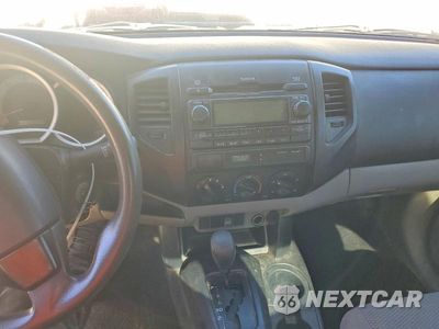 Zdjęcie 8 z 11 samochodu: 2012 TOYOTA TACOMA VIN:5TFNX4CN5CX014777 - miniatura