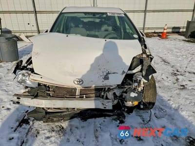 Piąte zdjęcie samochodu w środku: 2005 TOYOTA PRIUS VIN:JTDKB20UX53069494 - miniatura