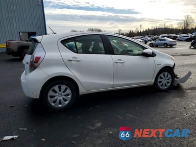 Trzecie zdjęcie samochodu z tyłu: 2013 TOYOTA PRIUS C VIN:JTDKDTB33D1548709 - miniatura