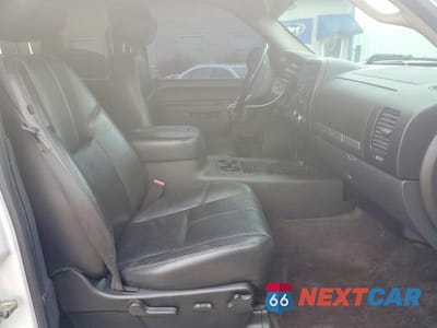 Zdjęcie 7 z 13 samochodu: 2010 CHEVROLET SILVERADO K1500 LT VIN:3GCRKSE31AG246861 - miniatura