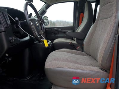 Zdjęcie 7 z 13 samochodu: 2018 CHEVROLET EXPRESS 2500 DELIVERY VAN VIN:1GCWGAFP2J1207162 - miniatura