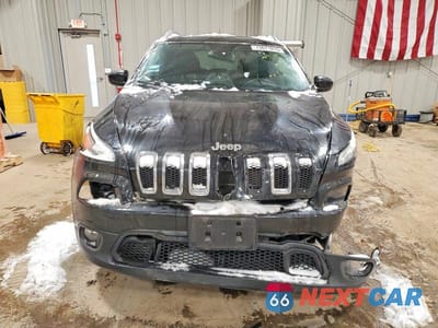 Piąte zdjęcie samochodu w środku: 2015 JEEP CHEROKEE LATITUDE VIN:1C4PJMCBXFW744176 - miniatura