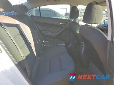 Zdjęcie 10 z 12 samochodu: 2016 KIA FORTE LX VIN:KNAFK4A67G5551342 - miniatura