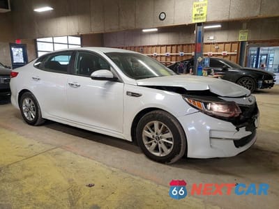 Czwarte zdjęcie samochodu z boku: 2016 KIA OPTIMA LX VIN:5XXGT4L39GG065263 - miniatura
