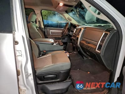 Zdjęcie 13 z 14 samochodu: 2019 RAM 1500 CLASSIC SLT VIN:1C6RR7TTXKS587446 - miniatura