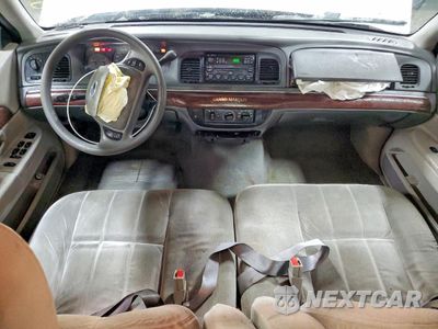 Zdjęcie 8 z 13 samochodu: 2004 MERCURY GRAND MARQUIS GS VIN:2MEFM74W94X616937 - miniatura