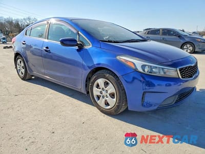 Czwarte zdjęcie samochodu z boku: 2017 KIA FORTE LX VIN:3KPFK4A75HE114280 - miniatura