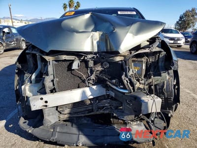 Piąte zdjęcie samochodu w środku: 2015 TOYOTA HIGHLANDER LE VIN:5TDZKRFH7FS077439 - miniatura