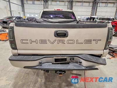 Zdjęcie 6 z 12 samochodu: 2005 CHEVROLET SILVERADO C1500 VIN:1GCEC19X55Z141622 - miniatura