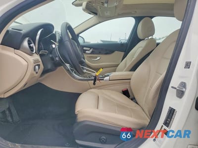 Zdjęcie 7 z 13 samochodu: 2017 MERCEDES-BENZ C 300 VIN:55SWF4JBXHU229328 - miniatura