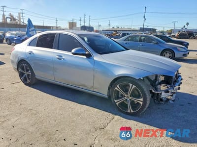 Czwarte zdjęcie samochodu z boku: 2025 MERCEDES-BENZ C 300 VIN:W1KAF4GB5SR260352 - miniatura