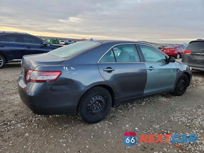 Trzecie zdjęcie samochodu z tyłu: 2011 TOYOTA CAMRY LE VIN:4T1BF3EKXBU721811 - miniatura