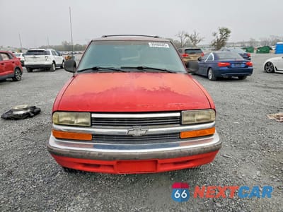 Piąte zdjęcie samochodu w środku: 1998 CHEVROLET BLAZER VIN:1GNCS13W1W2148966 - miniatura