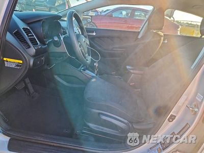Zdjęcie 7 z 13 samochodu: 2018 KIA FORTE LX VIN:3KPFK4A75JE236126 - miniatura