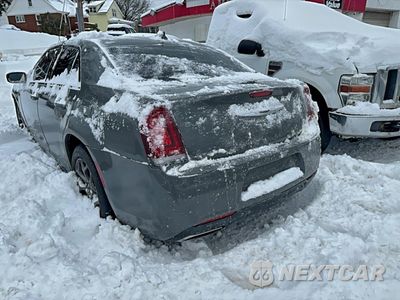 Trzecie zdjęcie samochodu z tyłu: 2017 CHRYSLER 300 S VIN:2C3CCAGG3HH628840 - miniatura