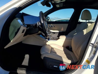 Zdjęcie 7 z 12 samochodu: 2023 BMW 330I VIN:3MW69FF07P8C92334 - miniatura