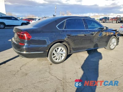 Trzecie zdjęcie samochodu z tyłu: 2018 VOLKSWAGEN PASSAT SE VIN:1VWBA7A33JC005519 - miniatura