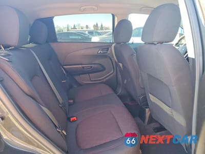 Zdjęcie 10 z 12 samochodu: 2020 CHEVROLET SONIC LT VIN:1G1JD6SB4L4105155 - miniatura