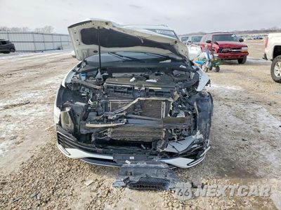 Piąte zdjęcie samochodu w środku: 2022 VOLKSWAGEN TIGUAN SEL R-LINE VIN:3VV4B7AX5NM176340 - miniatura