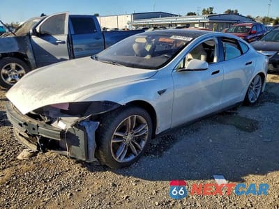 2014 TESLA MODEL S 5YJSA1H11EFP57345 - główne zdjęcie licytacji z USA - miniatura