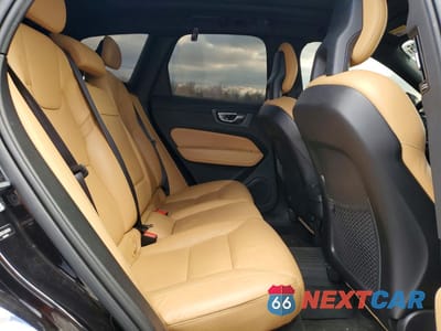 Zdjęcie 11 z 13 samochodu: 2018 VOLVO XC60 T5 MOMENTUM VIN:YV4102RK3J1064904 - miniatura