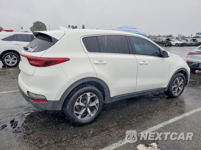 Trzecie zdjęcie samochodu z tyłu: 2020 KIA SPORTAGE LX VIN:KNDPM3AC9L7646663 - miniatura