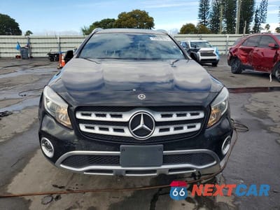 Piąte zdjęcie samochodu w środku: 2019 MERCEDES-BENZ GLA 250 4MATIC VIN:WDCTG4GB5KU017258 - miniatura