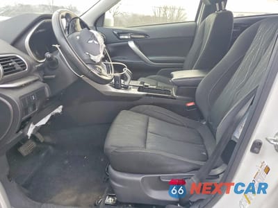 Zdjęcie 7 z 13 samochodu: 2018 MITSUBISHI ECLIPSE CROSS SE VIN:JA4AT5AA9JZ069339 - miniatura