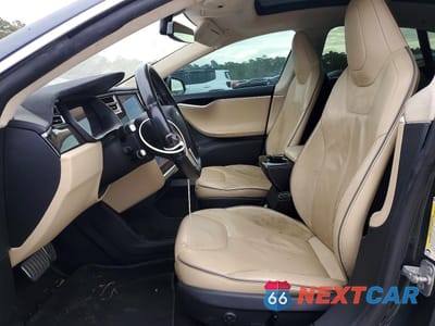 Zdjęcie 7 z 13 samochodu: 2014 TESLA MODEL S VIN:5YJSA1H19EFP51986 - miniatura