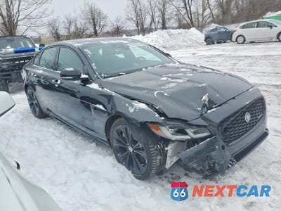 Czwarte zdjęcie samochodu z boku: 2024 JAGUAR XF R-DYNAMIC SE VIN:SAJBL4GXXRCY97559 - miniatura