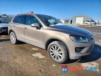 Czwarte zdjęcie samochodu z boku: 2016 VOLKSWAGEN TOUAREG SPORT VIN:WVGEF9BP9GD012536 - miniatura